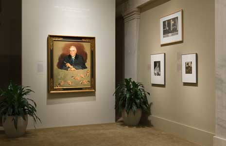 Photo of FDR portrait, in "America's Presidents" exhibition