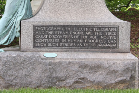 Base of Daguerre monument
