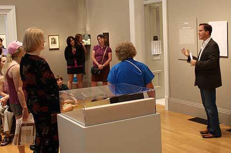 Artist Ray Beldner speaking at the National Portrait Gallery