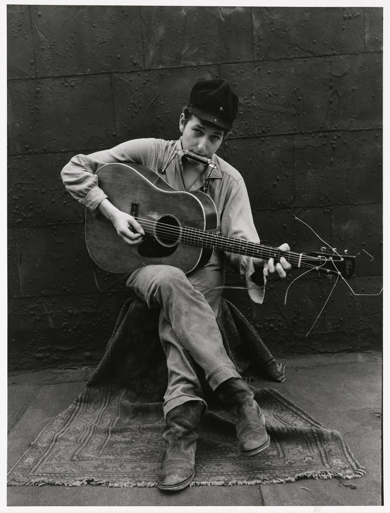 Preview image for Retrato de Bob Dylan en exhibición en la Galería Nacional de Retratos  press release