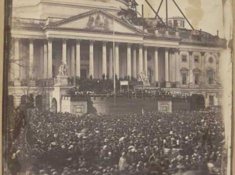 Black and white photo of the 1861 inauguration of Abraham Lincoln at the US Capitol.